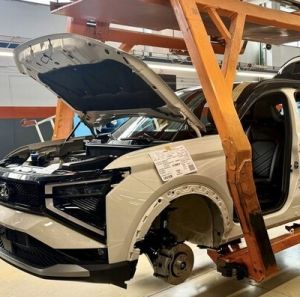 "Автоваз" начал производство Lada Azimut