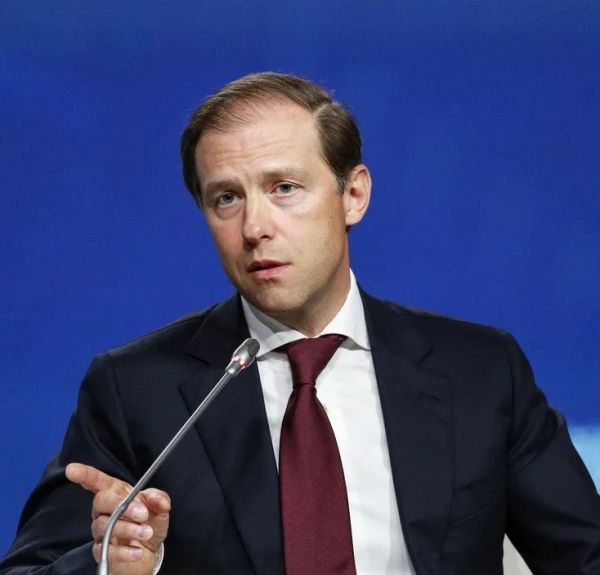 Денис Мантуров: Россия оценит ситуацию с возвращением иностранных брендов