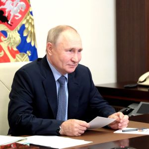 Путин наградил топ-менеджеров нефтегазовых и энергетических компаний