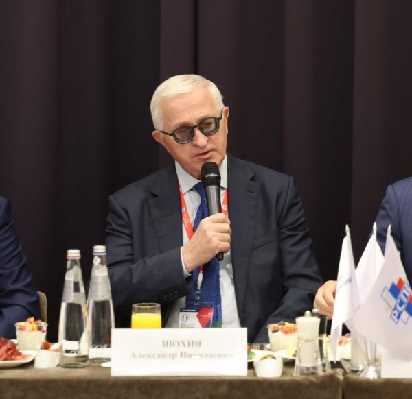 Александр Шохин принял участие в деловом завтраке «Клуба молодых промышленников»