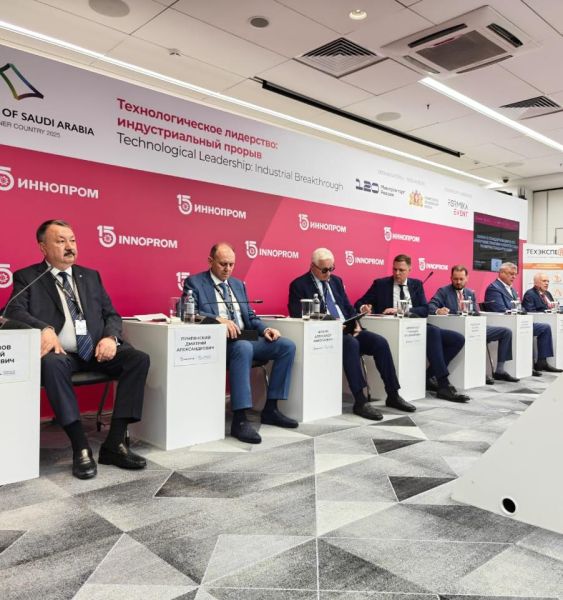 Александр Шохин призвал найти пределы использования ИИ при разработке SMART-стандартов