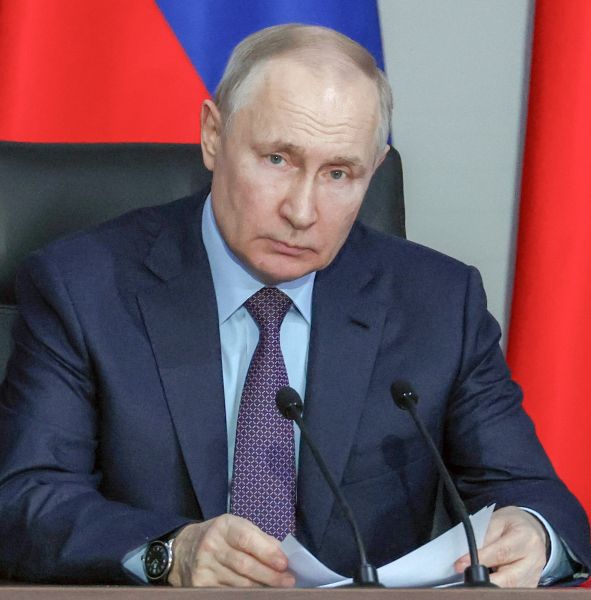 Владимир Путин: Россия развивает новые технологии, не отказываясь от ископаемого топлива