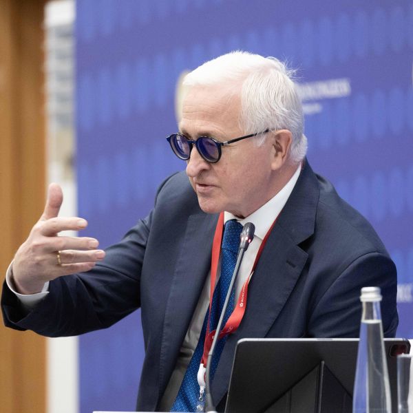 Александр Шохин на ПМЭФ отметил возросший интерес к изучению индонезийского языка