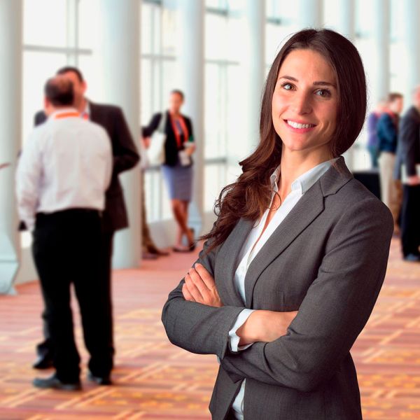 Доля женщин-предпринимателей в IT и химпроизводстве в России достигла 50%