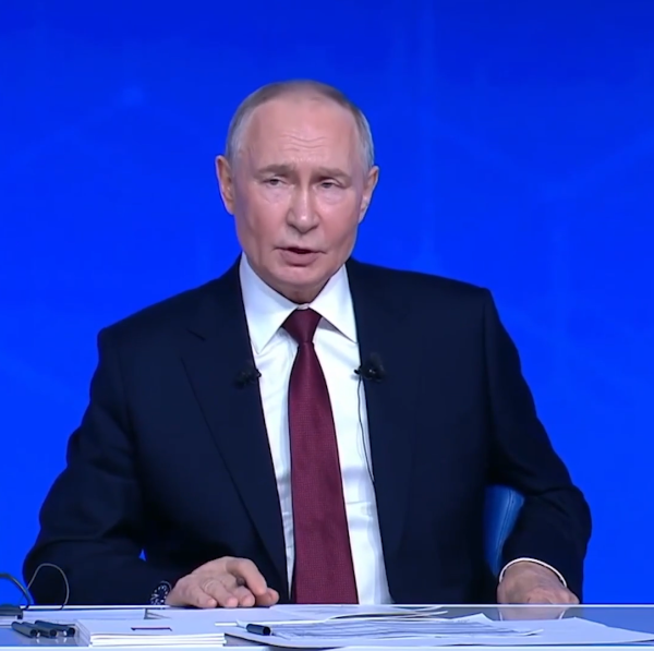 Путин поручил не продлевать мораторий на штрафы для застройщиков