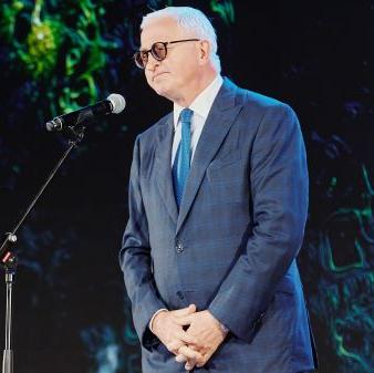 Александр Шохин наградил золотых медалистов олимпиады «Я — профессионал»