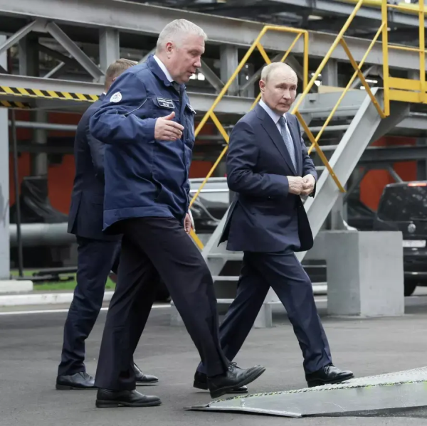 Путин: правительство думает над расширением поддержки автопроизводителей