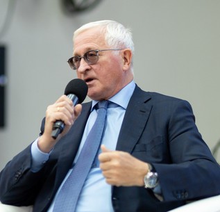 Александр Шохин назвал предпосылки для массового внедрения промышленных роботов